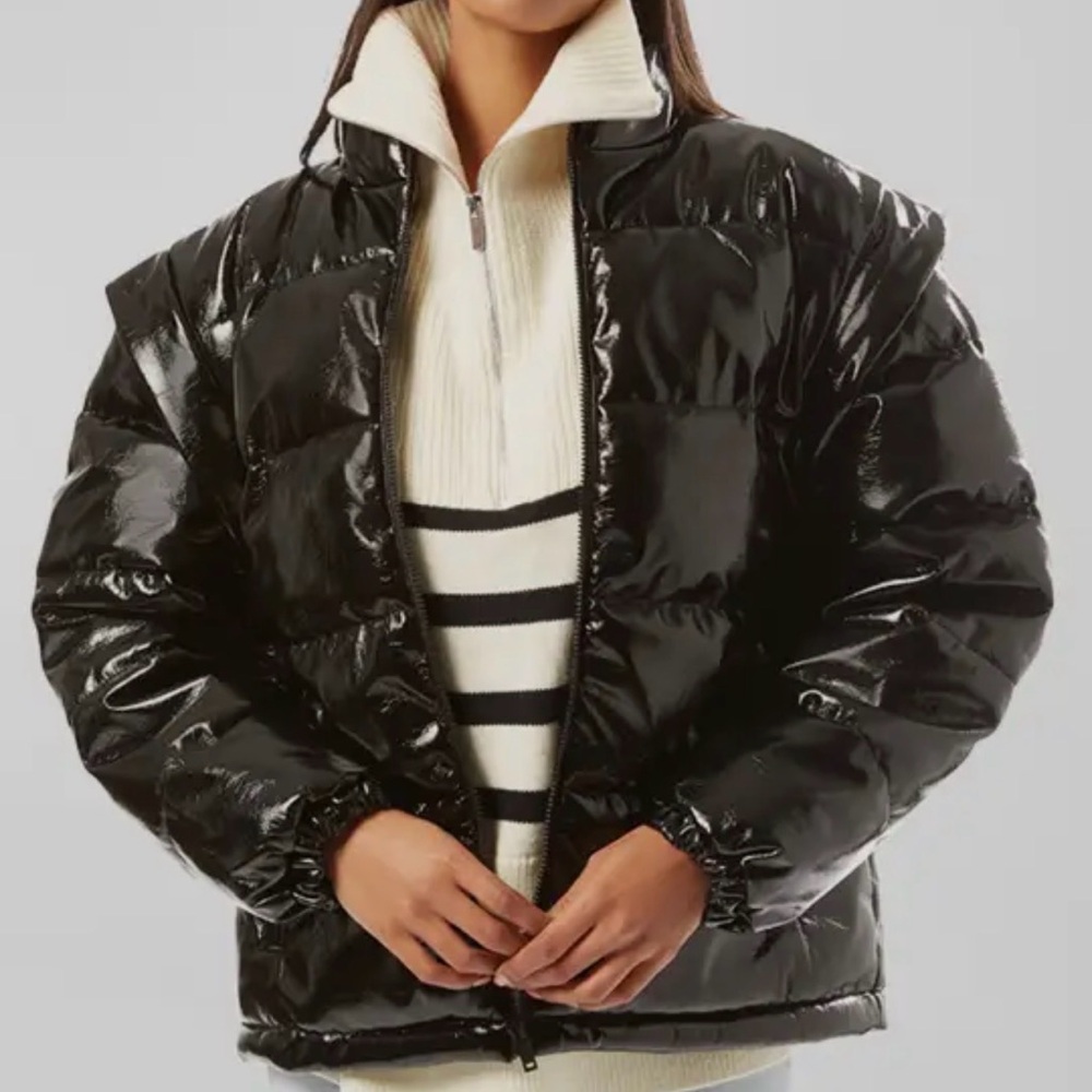 Snap off sleeve shiny puffer jacket